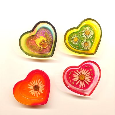 dry_flower_heart_trinket_tray