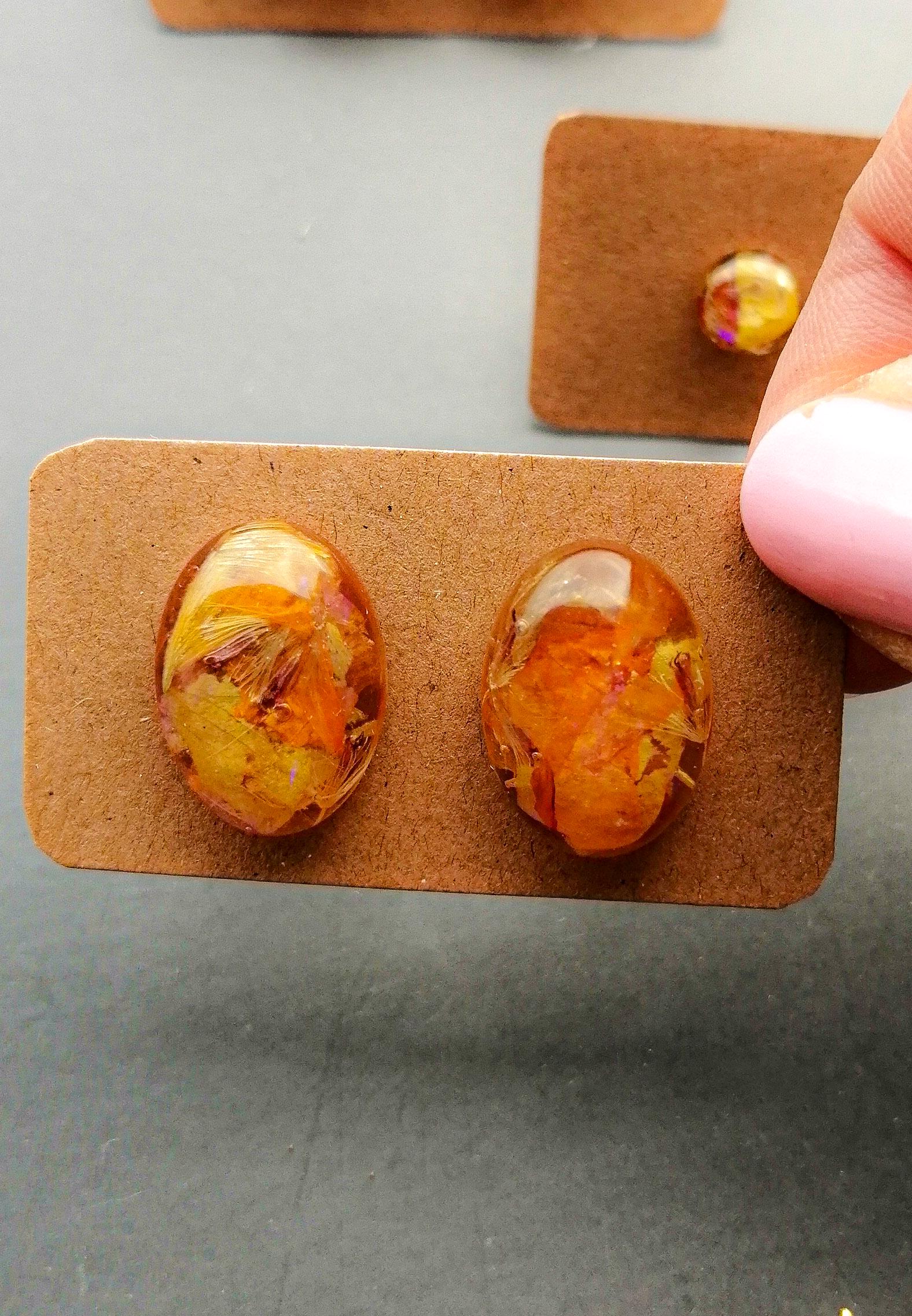 dried_flowers_resin-stud_earrings_oval