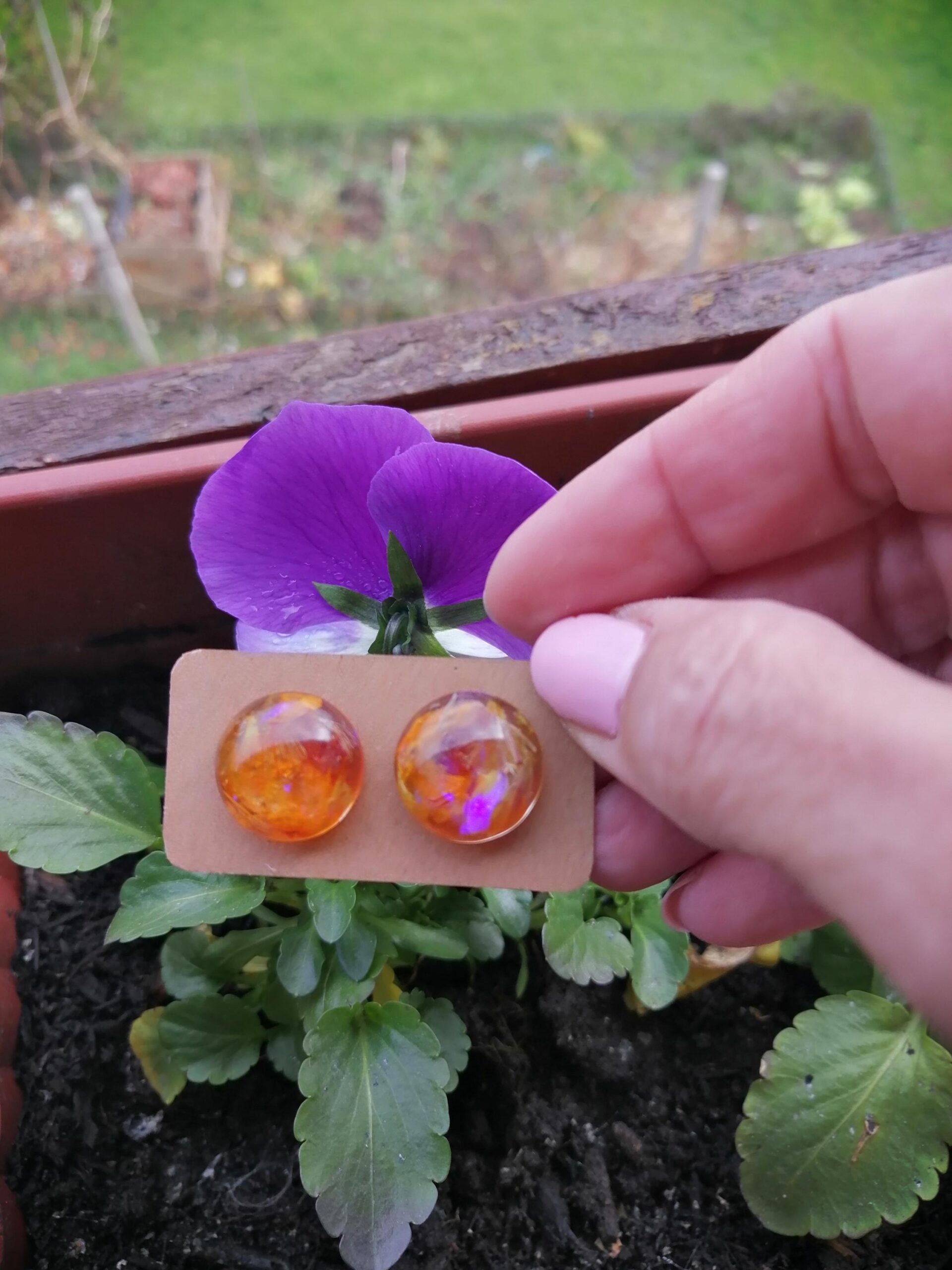 dried_flower_stud_round_earrings