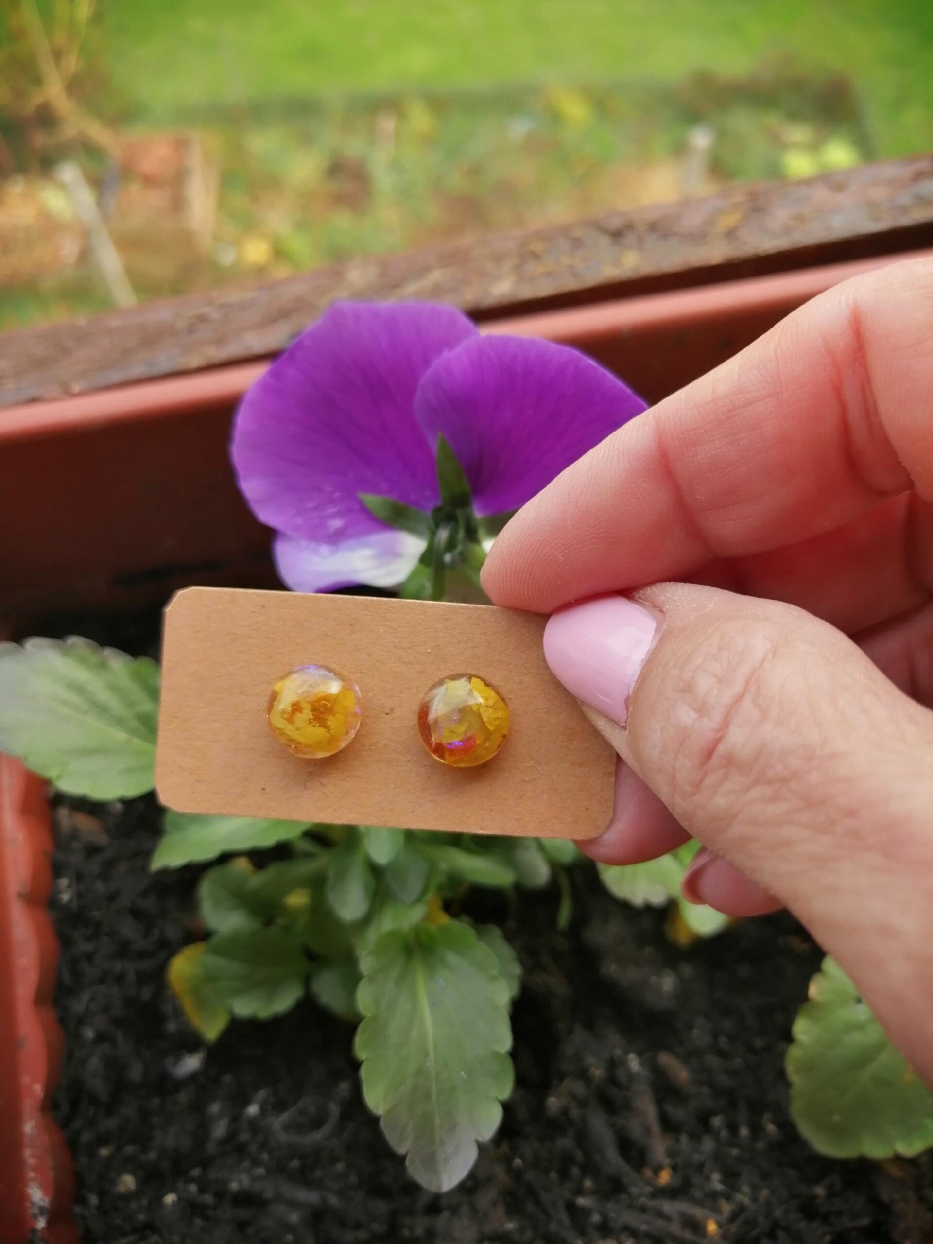 dried_flower_stud_round_earrings
