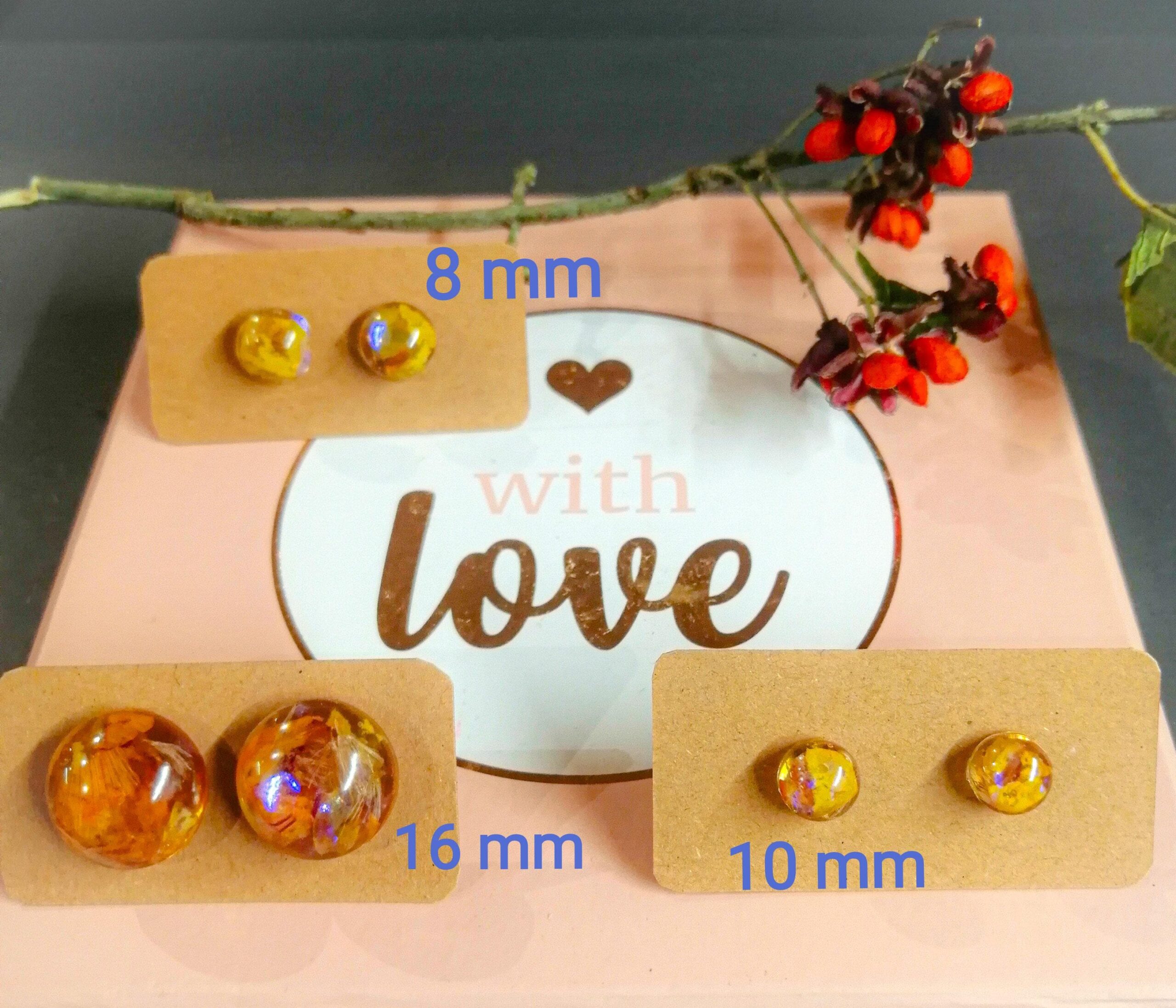 Uhani na iglico iz suhega cvetja, okrogli - slika 7