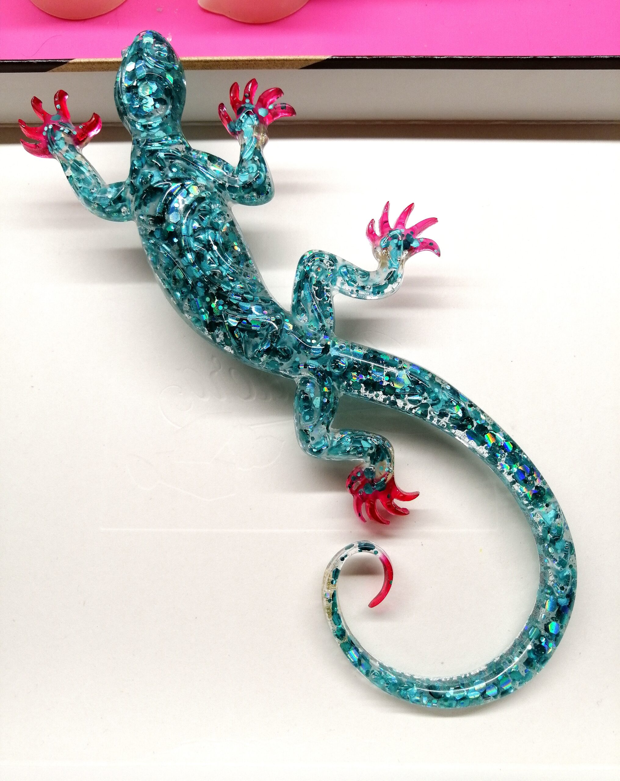 blue_sparkling_resin_lizard_gecko_large_figure