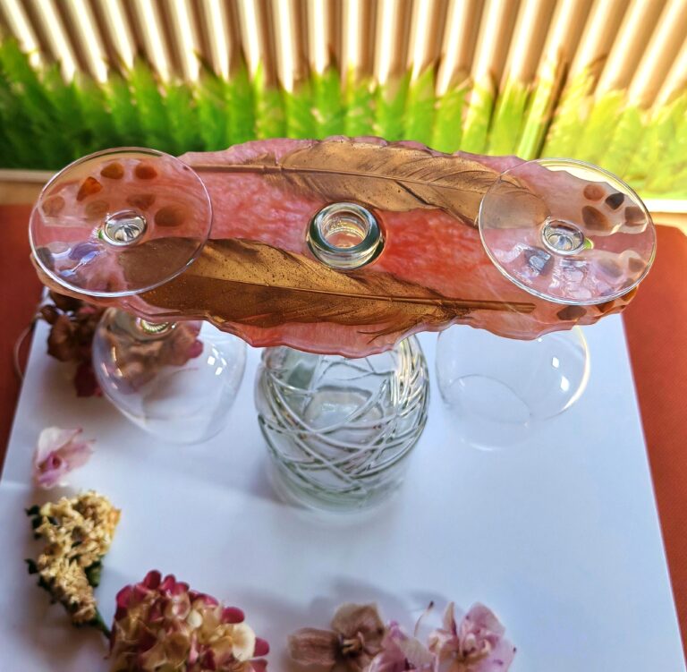 red_gold_resin_wine_butler